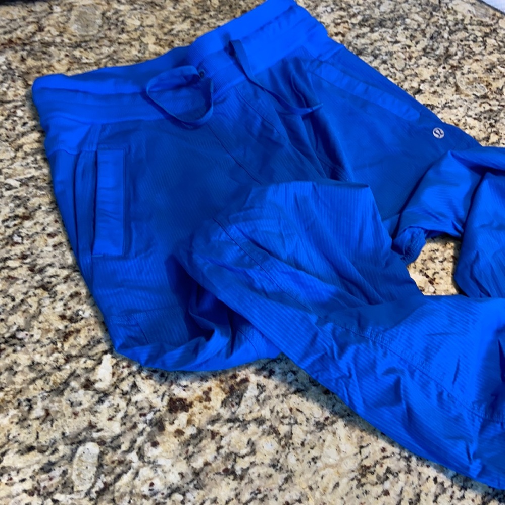 Lululemon royal blue unlined pant.